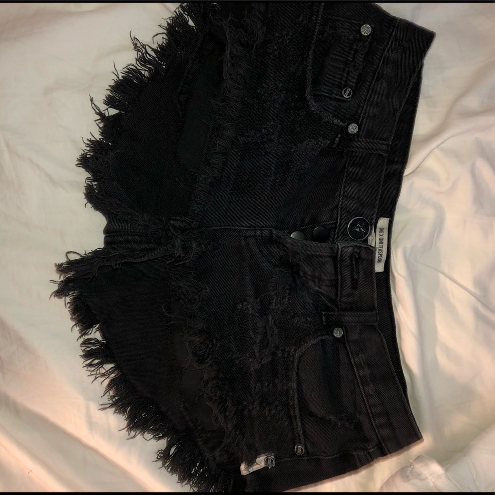 Black one teaspoon shorts